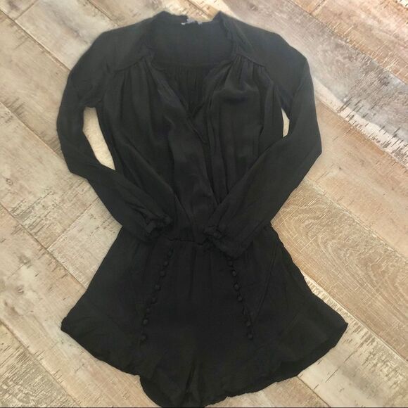 Guess black satin ruffle long sleeves romper XS - Picture 2 of 7